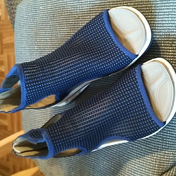 JBU Sport The Nadine High In Blue NEW - Picture 2 of 13